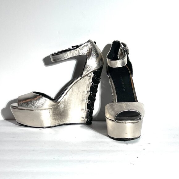 Rock & Republic Soft Pewter Gold Wedge Leather Corset Heel Sz 8 - Picture 2 of 14